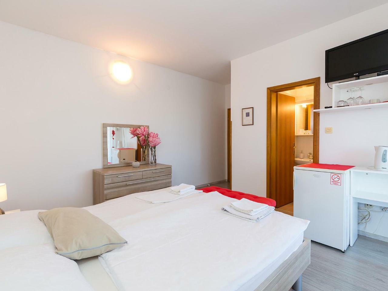 Ulika Rooms & Apartments Porec Exterior photo